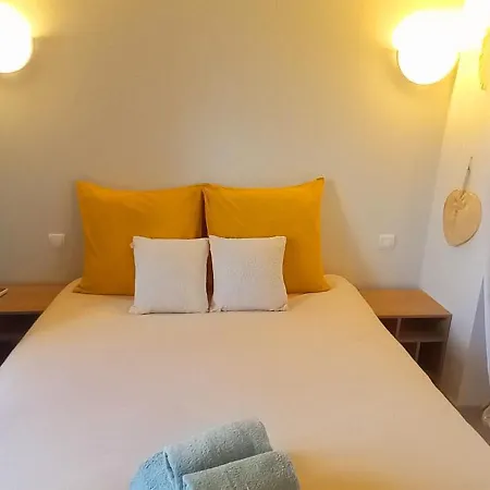 Le Cabanon D'andréa Hébergement de vacances Forcalquier