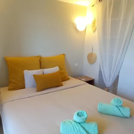 Le Cabanon D'andréa Hébergement de vacances Forcalquier