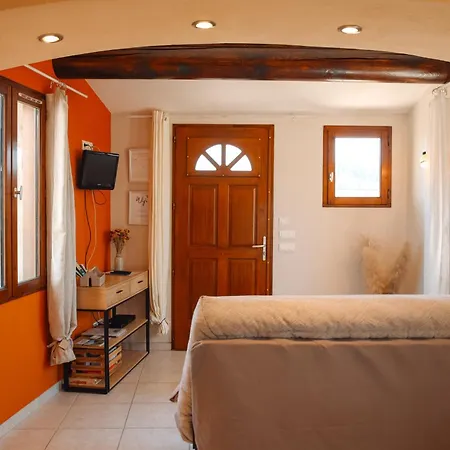 Le Cabanon D'andrea Ferienhaus Forcalquier